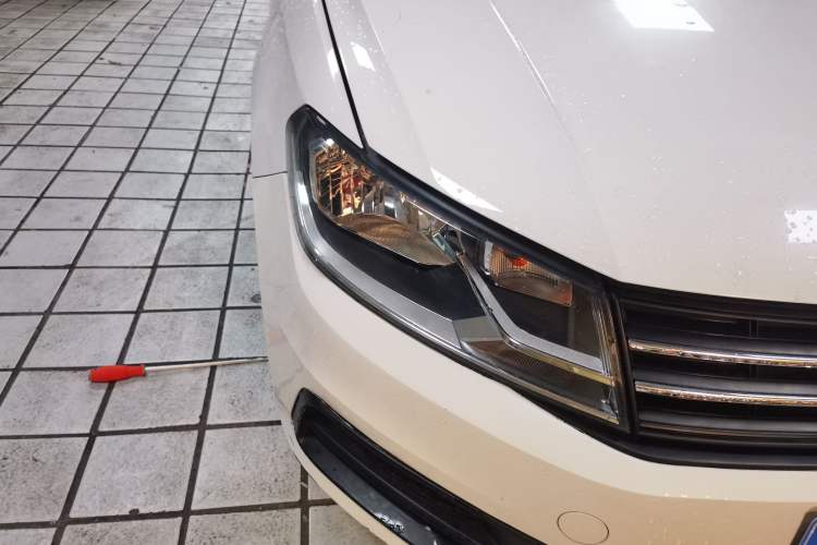 Used Volkswagen Santana 2019 1.5L Manual Fashion Edition China VI Standard Right Front Headlight