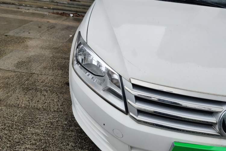 Used Volkswagen Santana 2019 1.5L Manual Fashion Edition China VI Standard Right Front Headlight