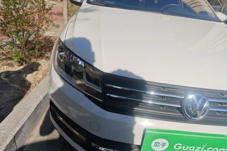Used Volkswagen Santana 2019 1.5L Manual Fashion Edition China VI Standard Right Front Headlight