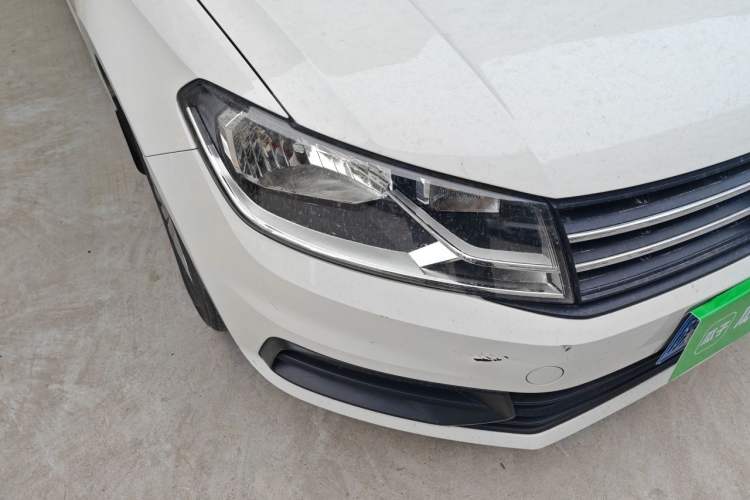 Used Volkswagen Santana 2019 1.5L Automatic Fashion Edition China VI Right Front Headlight