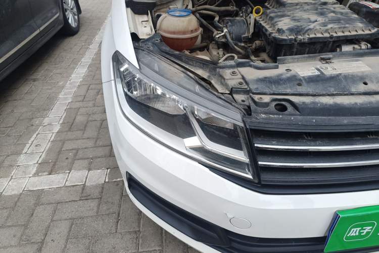 Used Volkswagen Santana 2019 1.5L Manual Fashion Edition China VI Standard Right Front Headlight