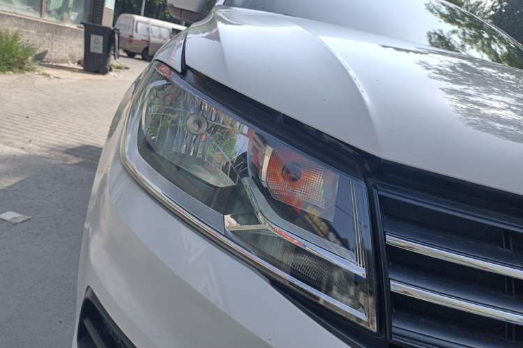 Used Volkswagen Santana 2019 1.5L Manual Fashion Edition China VI Standard Right Front Headlight