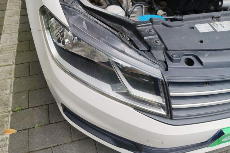 Used Volkswagen Santana 2019 Haona 1.5L Automatic Fashion Edition China VI Standard Right Front Headlight