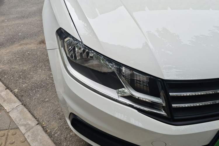 Used Volkswagen Santana 2019 1.5L Automatic Fashion Edition China VI Right Front Headlight