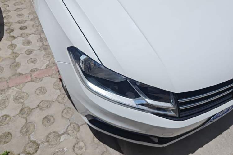 Used Volkswagen Santana 2019 1.5L Manual Fashion Edition China VI Standard Right Front Headlight