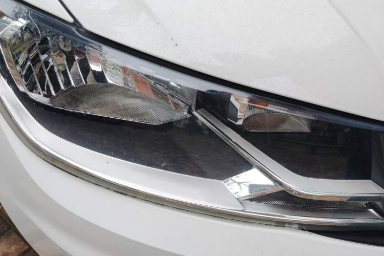 Used Volkswagen Santana 2019 1.5L Manual Fashion Edition China VI Standard Right Front Headlight