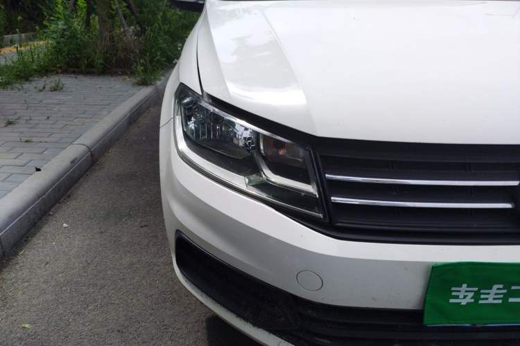 Used Volkswagen Santana 2019 1.5L Manual Fashion Edition China VI Standard Right Front Headlight