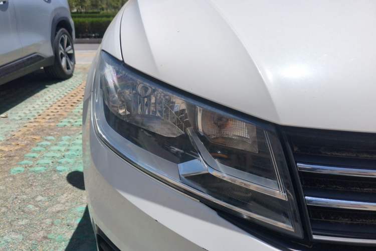 Used Volkswagen Santana 2019 1.5L Automatic Fashion Edition China VI Right Front Headlight