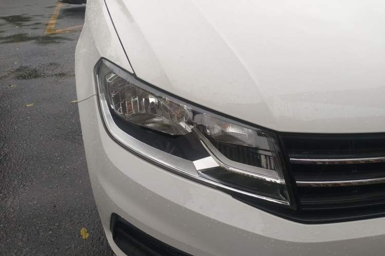 Used Volkswagen Santana 2019 1.5L Manual Fashion Edition China VI Standard Right Front Headlight