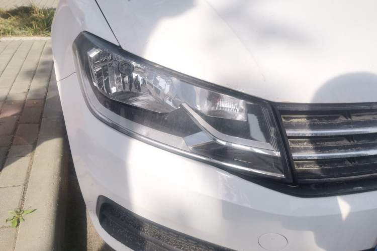 Used Volkswagen Santana 2019 1.5L Manual Fashion Edition China VI Standard Right Front Headlight