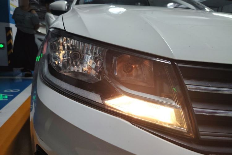 Used Volkswagen Santana 2019 1.5L Automatic Fashion Edition China VI Right Front Headlight
