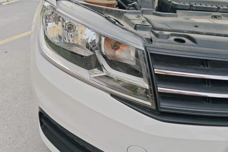 Used Volkswagen Santana 2019 1.5L Manual Fashion Edition China VI Standard Right Front Headlight