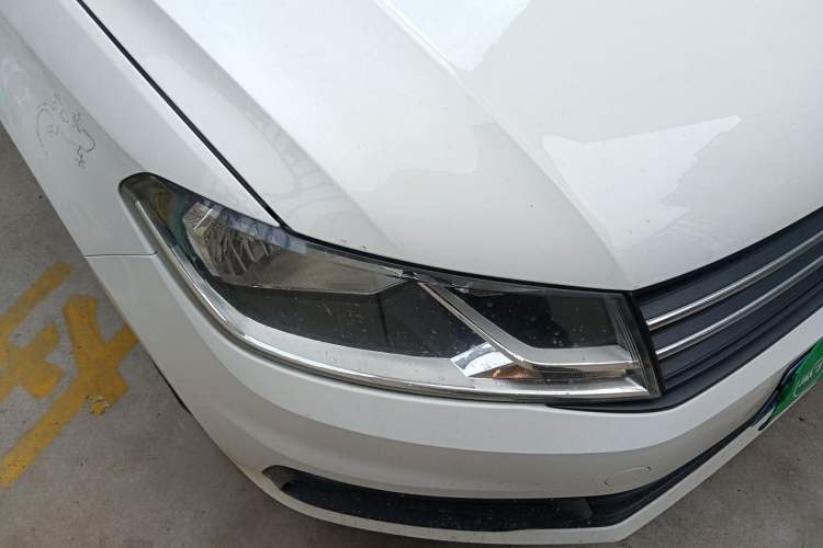 Used Volkswagen Santana 2019 1.5L Manual Fashion Edition China VI Standard Right Front Headlight