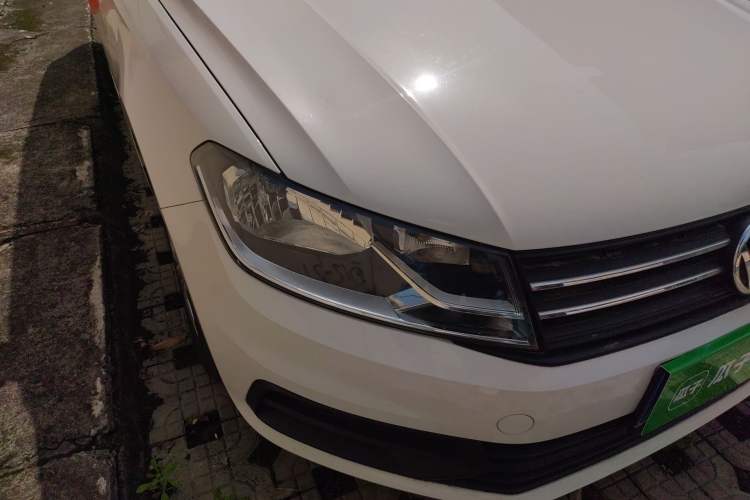 Used Volkswagen Santana 2019 1.5L Manual Fashion Edition China VI Standard Right Front Headlight