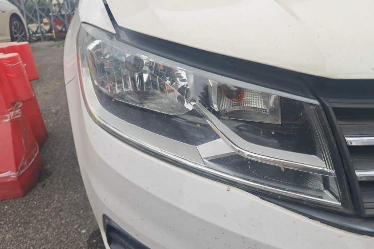 Used Volkswagen Santana 2019 1.5L Manual Fashion Edition China VI Standard Right Front Headlight