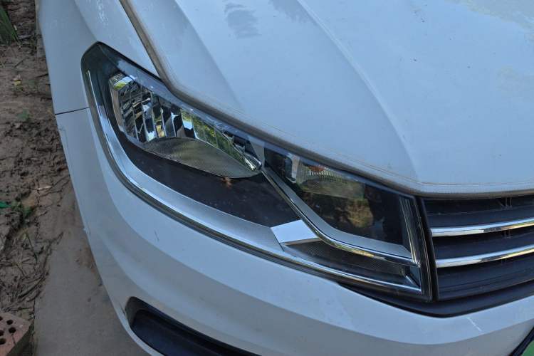 Used Volkswagen Santana 2019 1.5L Manual Fashion Edition China VI Standard Right Front Headlight