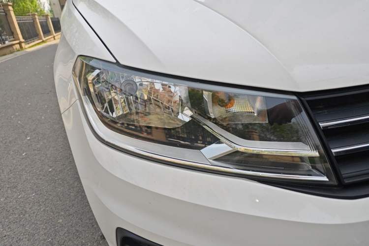 Used Volkswagen Santana 2019 1.5L Manual Fashion Edition China VI Standard Right Front Headlight