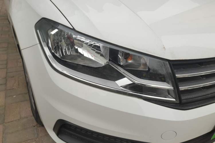 Used Volkswagen Santana 2019 1.5L Manual Fashion Edition China VI Standard Right Front Headlight