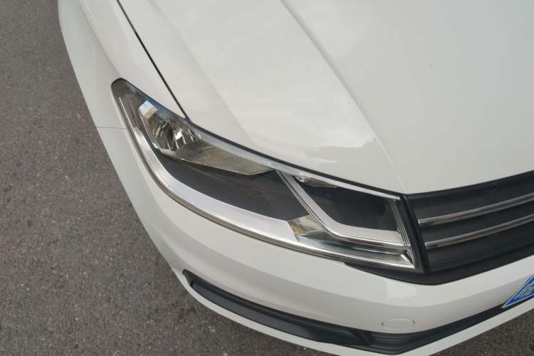 Used Volkswagen Santana 2019 1.5L Manual Fashion Edition China VI Standard Right Front Headlight