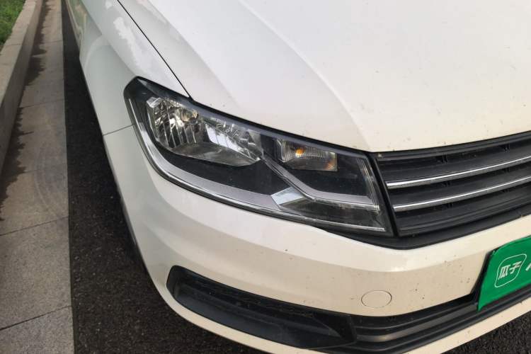 Used Volkswagen Santana 2019 1.5L Manual Fashion Edition China VI Standard Right Front Headlight