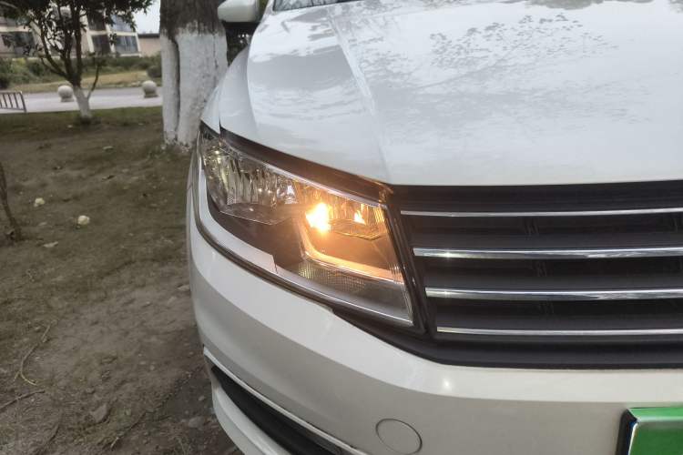 Used Volkswagen Santana 2019 1.5L Automatic Comfort Edition China VI Standard Right Front Headlight