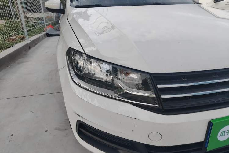 Used Volkswagen Santana 2019 1.5L Manual Fashion Edition China VI Standard Right Front Headlight
