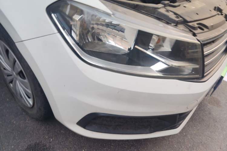 Used Volkswagen Santana 2019 1.5L Manual Fashion Edition China VI Standard Right Front Headlight