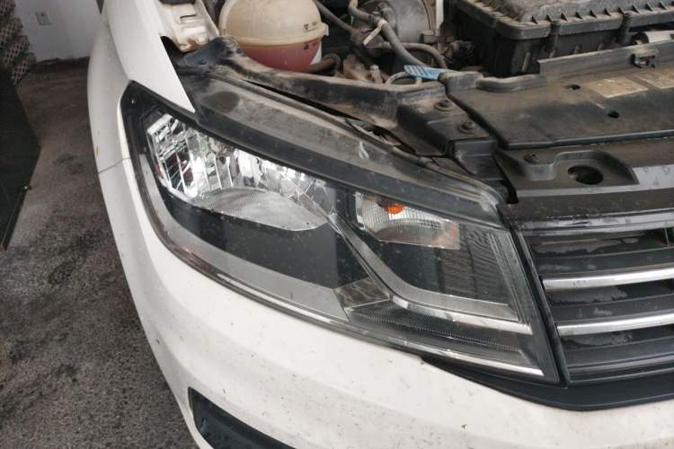 Used Volkswagen Santana 2019 1.5L Manual Fashion Edition China VI Standard Right Front Headlight