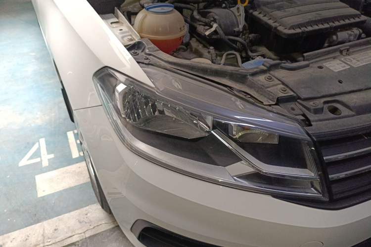 Used Volkswagen Santana 2019 1.5L Manual Fashion Edition China VI Standard Right Front Headlight