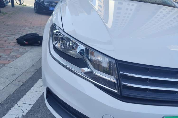 Used Volkswagen Santana 2019 1.5L Manual Fashion Edition China VI Standard Right Front Headlight