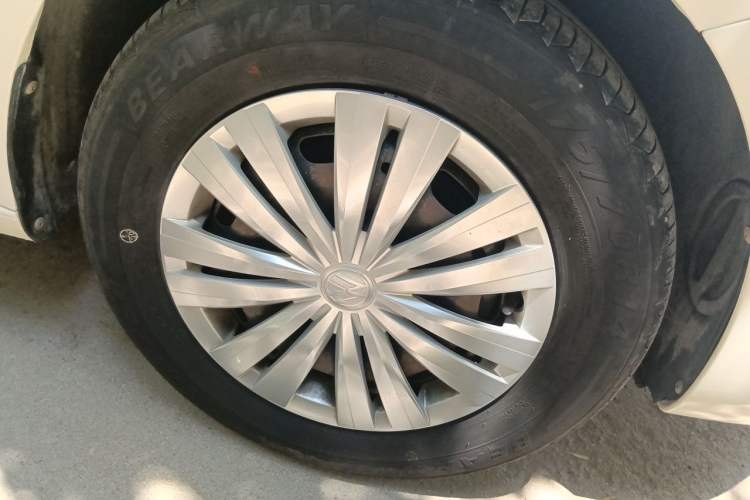 Used Volkswagen Santana 2019 1.5L Manual Fashion Edition China VI Standard Right Front Wheel Hub