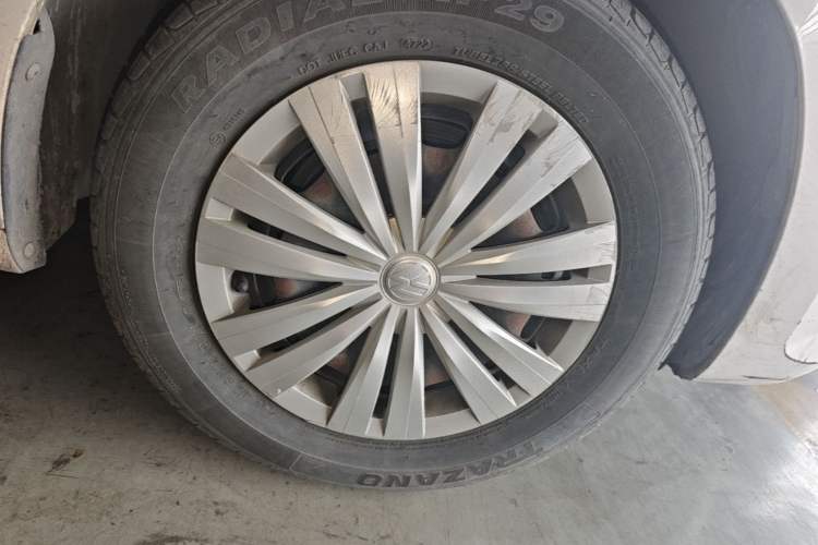 Used Volkswagen Santana 2019 1.5L Manual Fashion Edition China VI Standard Right Front Wheel Hub