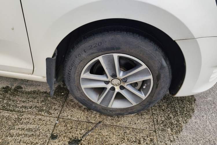 Used Volkswagen Santana 2019 1.5L Manual Fashion Edition China VI Standard Right Front Wheel Hub