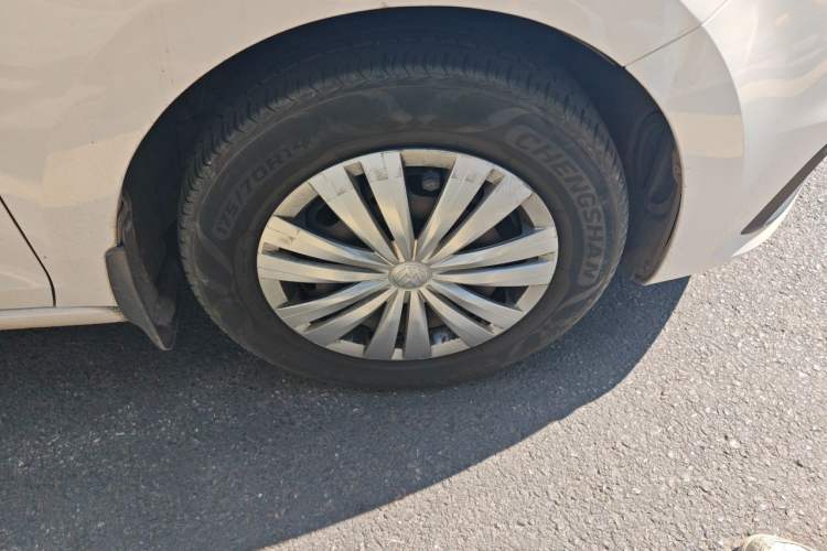 Used Volkswagen Santana 2019 1.5L Manual Fashion Edition China VI Standard Right Front Wheel Hub
