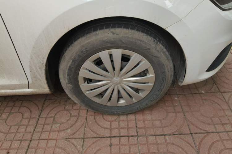 Used Volkswagen Santana 2019 1.5L Manual Fashion Edition China VI Standard Right Front Wheel Hub