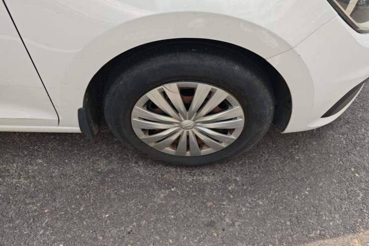 Used Volkswagen Santana 2019 1.5L Manual Fashion Edition China VI Standard Right Front Wheel Hub
