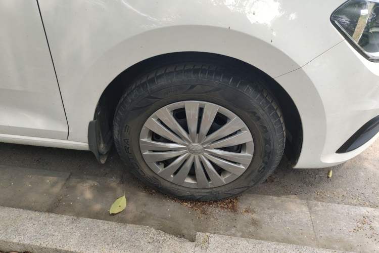 Used Volkswagen Santana 2019 1.5L Automatic Fashion Edition China VI Right Front Wheel Hub