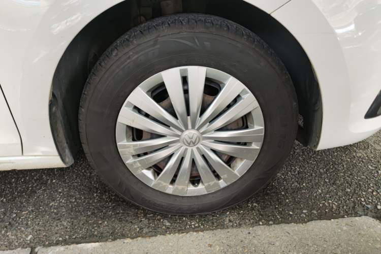Used Volkswagen Santana 2019 1.5L Manual Fashion Edition China VI Standard Right Front Wheel Hub