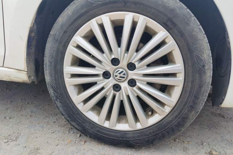 Used Volkswagen Santana 2019 1.5L Manual Comfort Edition China VI Standard Right Front Wheel Hub