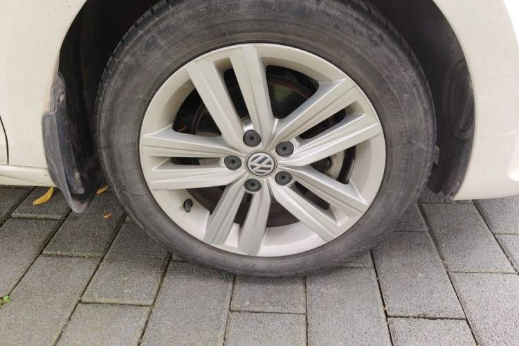 Used Volkswagen Santana 2019 Haona 1.5L Automatic Fashion Edition China VI Standard Right Front Wheel Hub