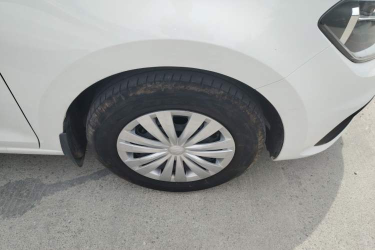 Used Volkswagen Santana 2019 1.5L Manual Fashion Edition China VI Standard Right Front Wheel Hub