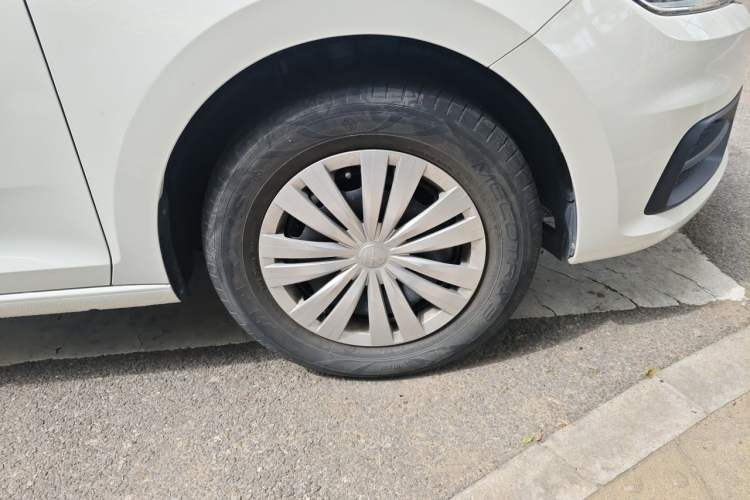 Used Volkswagen Santana 2019 1.5L Automatic Fashion Edition China VI Right Front Wheel Hub