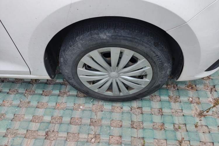 Used Volkswagen Santana 2019 1.5L Manual Fashion Edition China VI Standard Right Front Wheel Hub