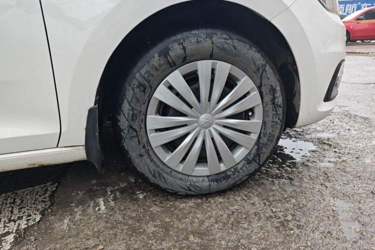 Used Volkswagen Santana 2019 1.5L Manual Fashion Edition China VI Standard Right Front Wheel Hub
