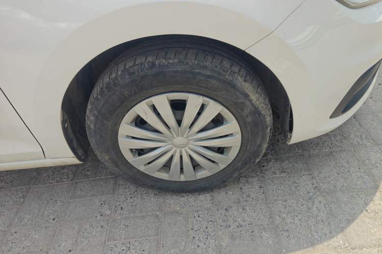 Used Volkswagen Santana 2019 1.5L Manual Fashion Edition China VI Standard Right Front Wheel Hub