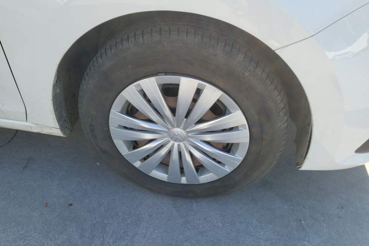 Used Volkswagen Santana 2019 1.5L Manual Fashion Edition China VI Standard Right Front Wheel Hub