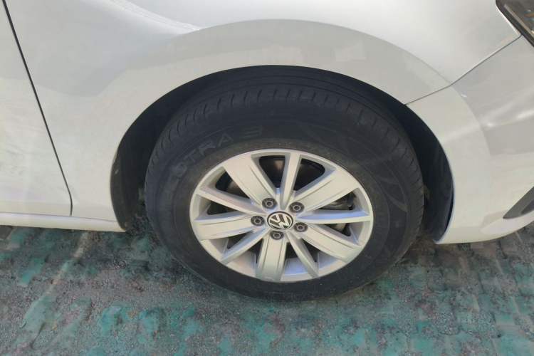 Used Volkswagen Santana 2019 1.5L Automatic Fashion Edition China VI Right Front Wheel Hub