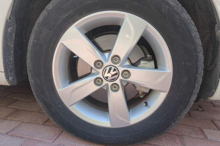 Used Volkswagen Santana 2019 1.5L Automatic Fashion Edition China VI Right Front Wheel Hub