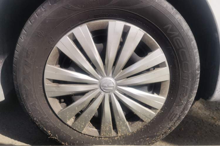 Used Volkswagen Santana 2019 1.5L Manual Fashion Edition China VI Standard Right Front Wheel Hub