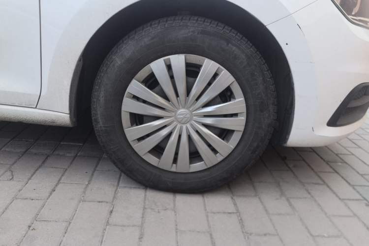 Used Volkswagen Santana 2019 1.5L Manual Fashion Edition China VI Standard Right Front Wheel Hub